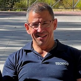Sergio Martínez, certified professional technician